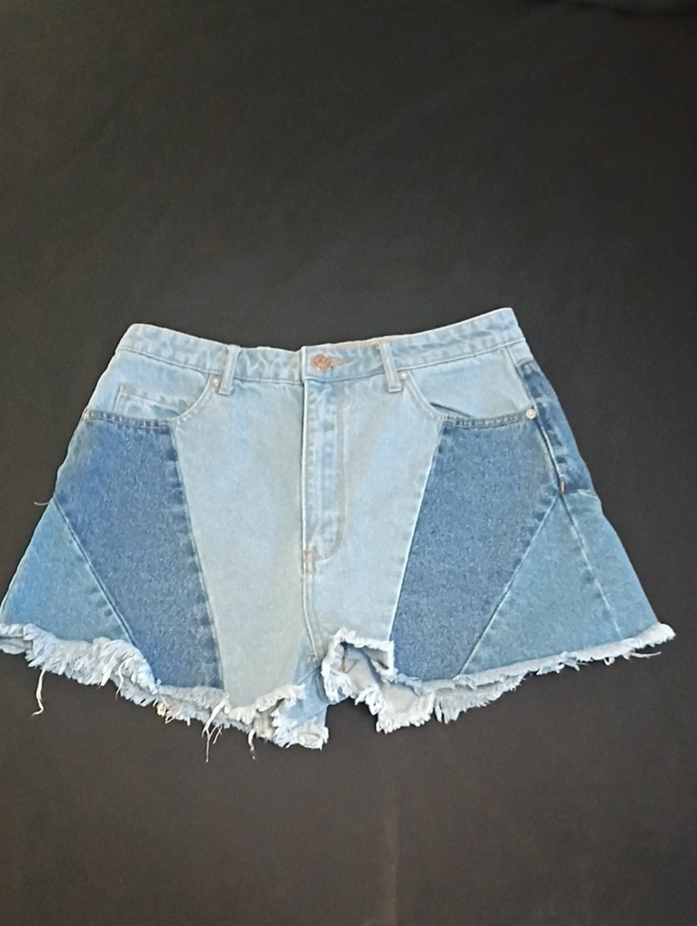 Two-Tone Light Blue Frayed Hem Denim Shorts